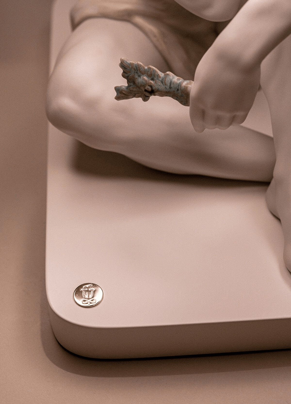 Lladro Porcelain figure and base details of the Lladró - Protective Angel Table Lamp