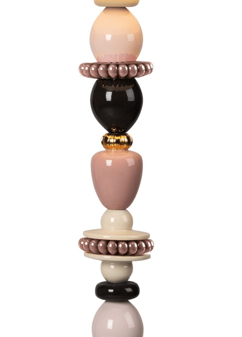 Close-up of Lladro Porcelain details on the Lladró - Firefly Floor Lamp - Pink and Gold.