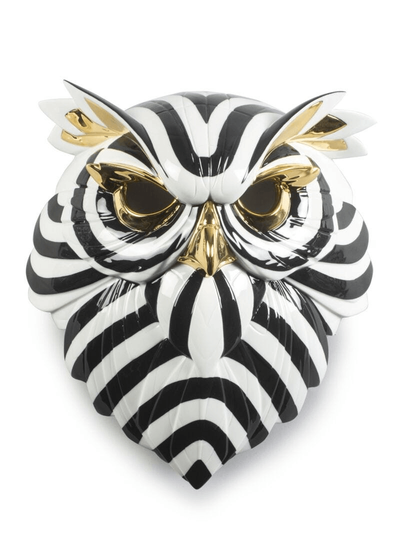 Lladró - Owl Mask - Black and Gold glossy porcelain mask with black and gold design, symbolizing art and craftsmanship.