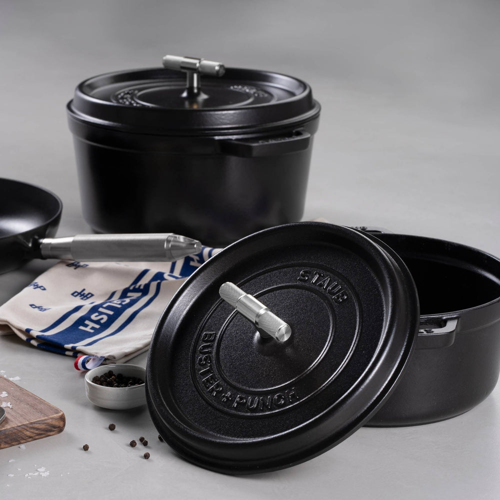 Buster & Punch - Cocotte Cross - 28CM - Staub - Black - Steel