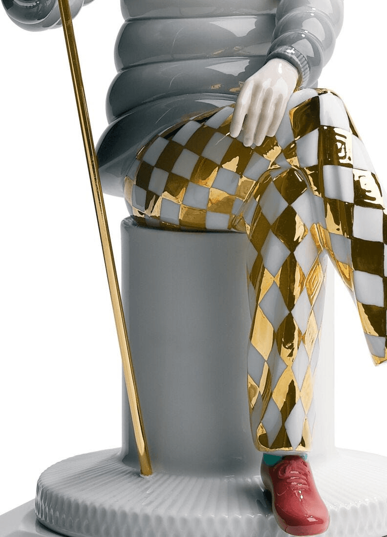 Lladró - The Lover II Sculpture close-up featuring elegant porcelain design and golden accents.