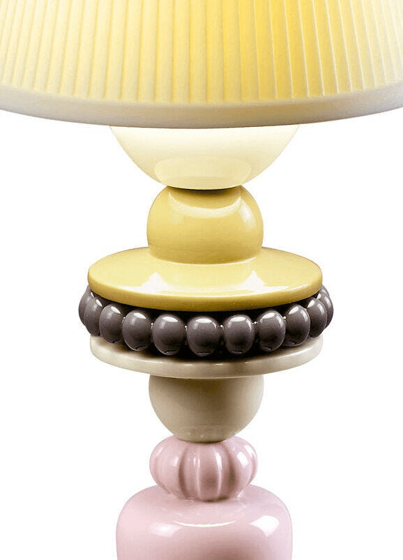Close-up of Porcelain Lladro details on the Lladró - Sunflower Firefly Table Lamp - Blue.