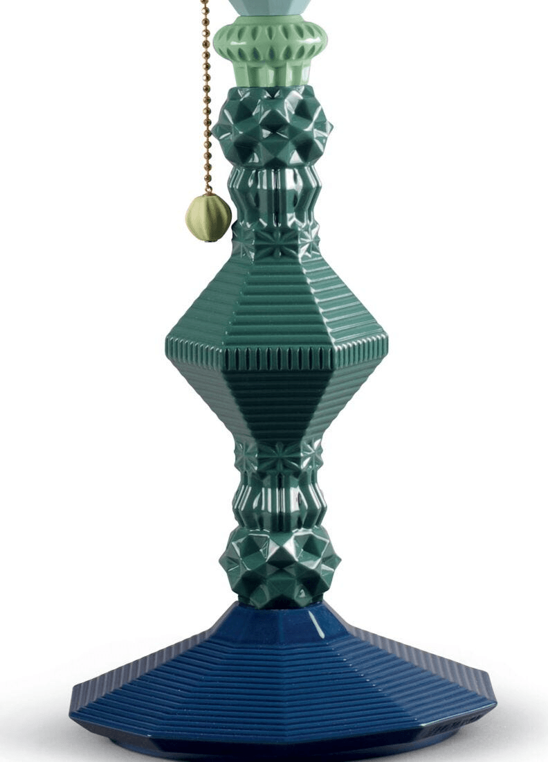 Lladró - Belle de Nuit Table lamp - Green made of porcelain, featuring geometric design and decorative charm.