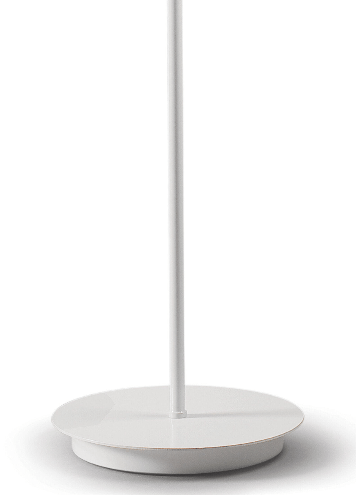Lladró - Belle de Nuit Floor Lamp II - Golden luster with a sleek, modern design and porcelain base.