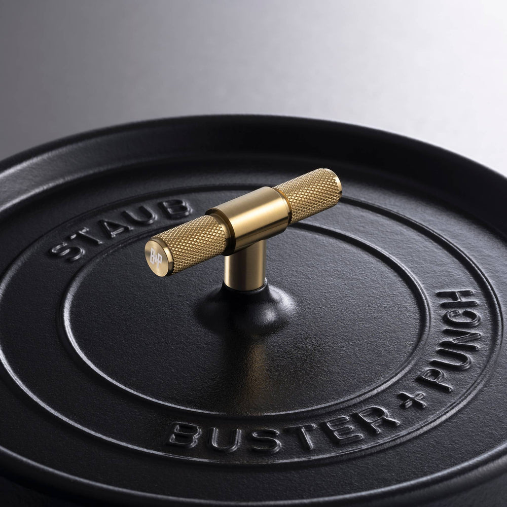 Buster & Punch - Cocotte Cross - 28CM - Staub - Black - Brass