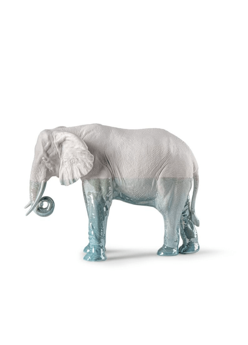 Lladró - Elephant - Underwater Sculpture made of porcelain, featuring a unique two-tone finish inspired by nature.