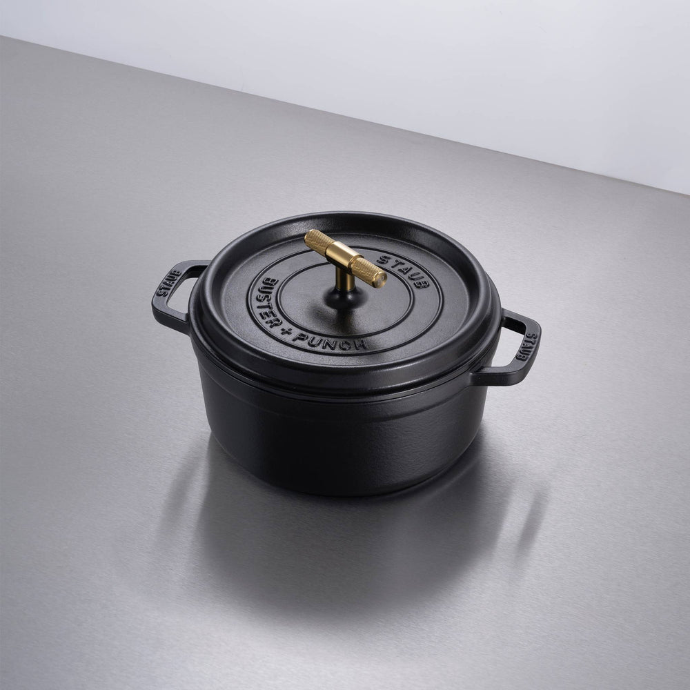 Buster & Punch - Cocotte Cross - 24CM - Staub - Black - Brass