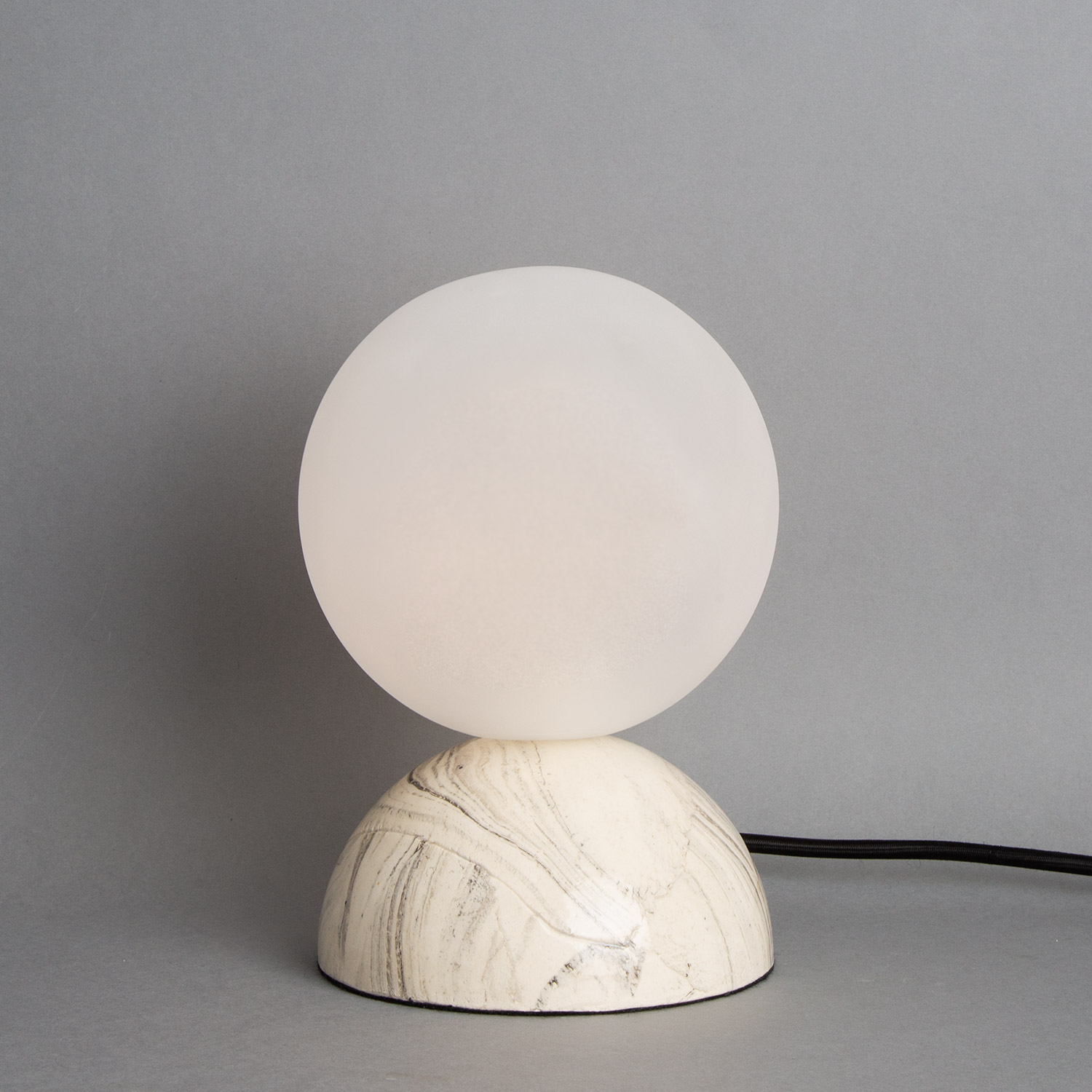 Mullan Ovata Marbled Ceramic Glass Ball Table Lamp - Polished Brass Finish