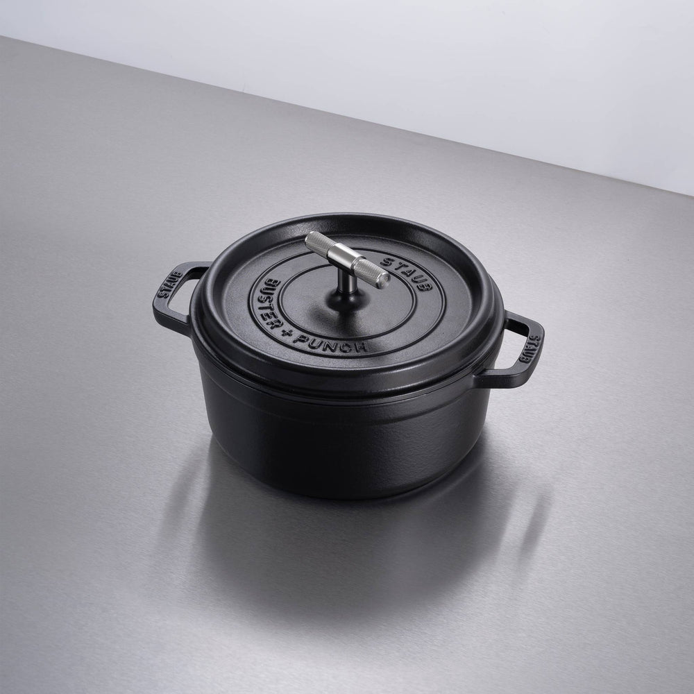 Buster & Punch - Cocotte Cross - 24CM - Staub - Black - Steel