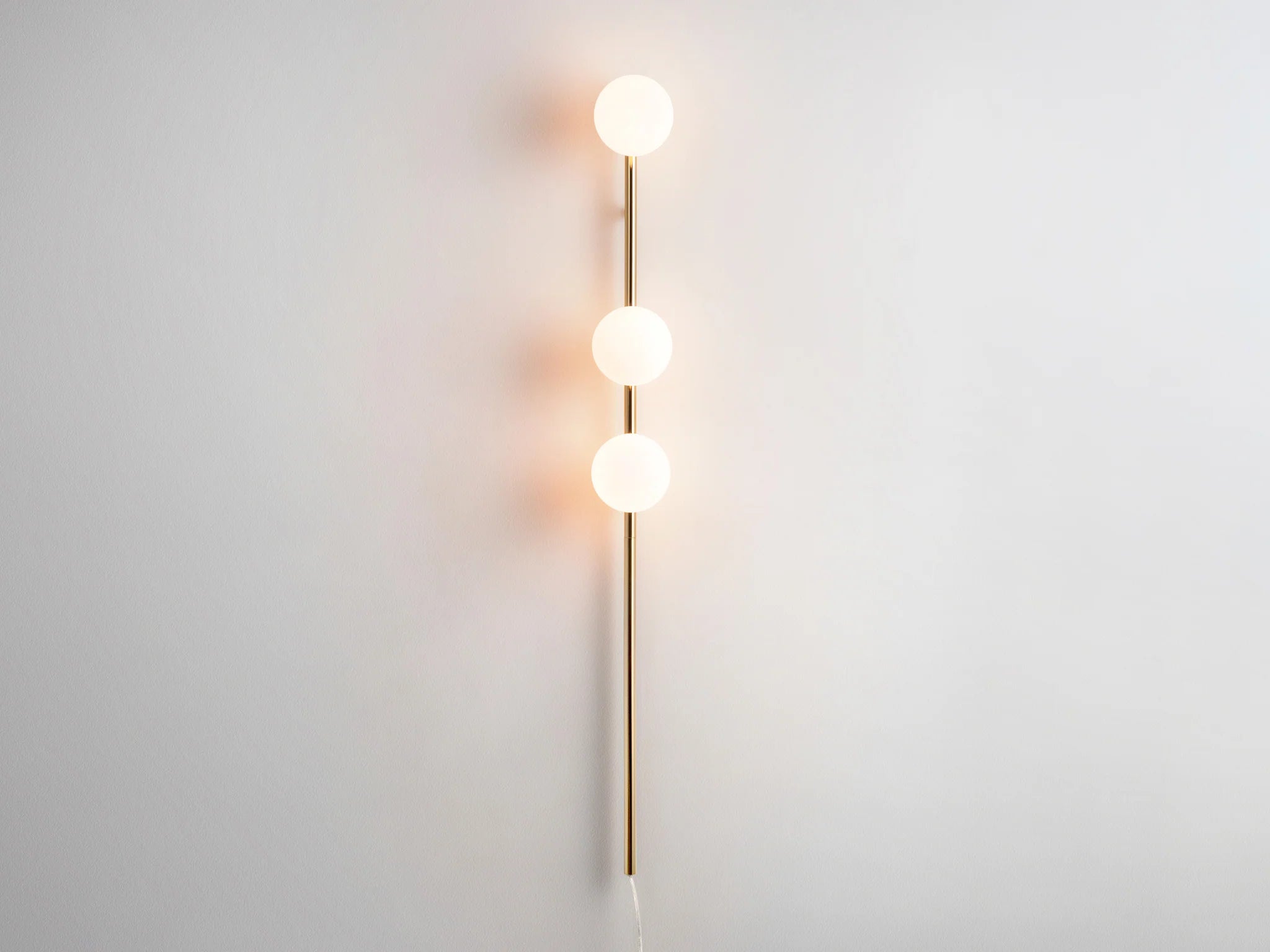Houseof Bar Opal Ball wall light