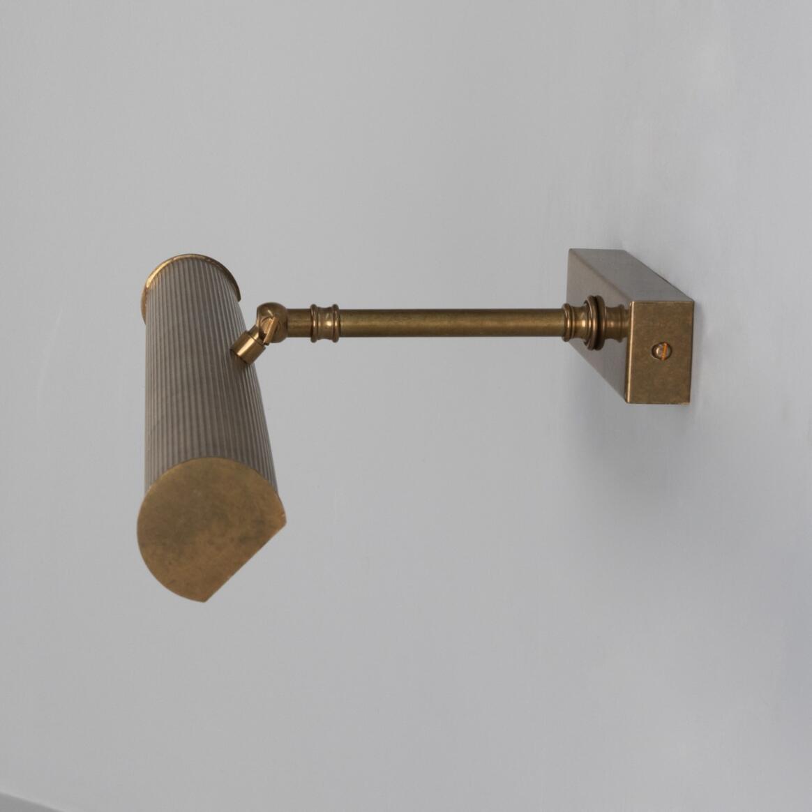Mullan - Cambridge Adjustable Reeded Brass Picture Light 50.5cm IP20 - Antique Brass Finish