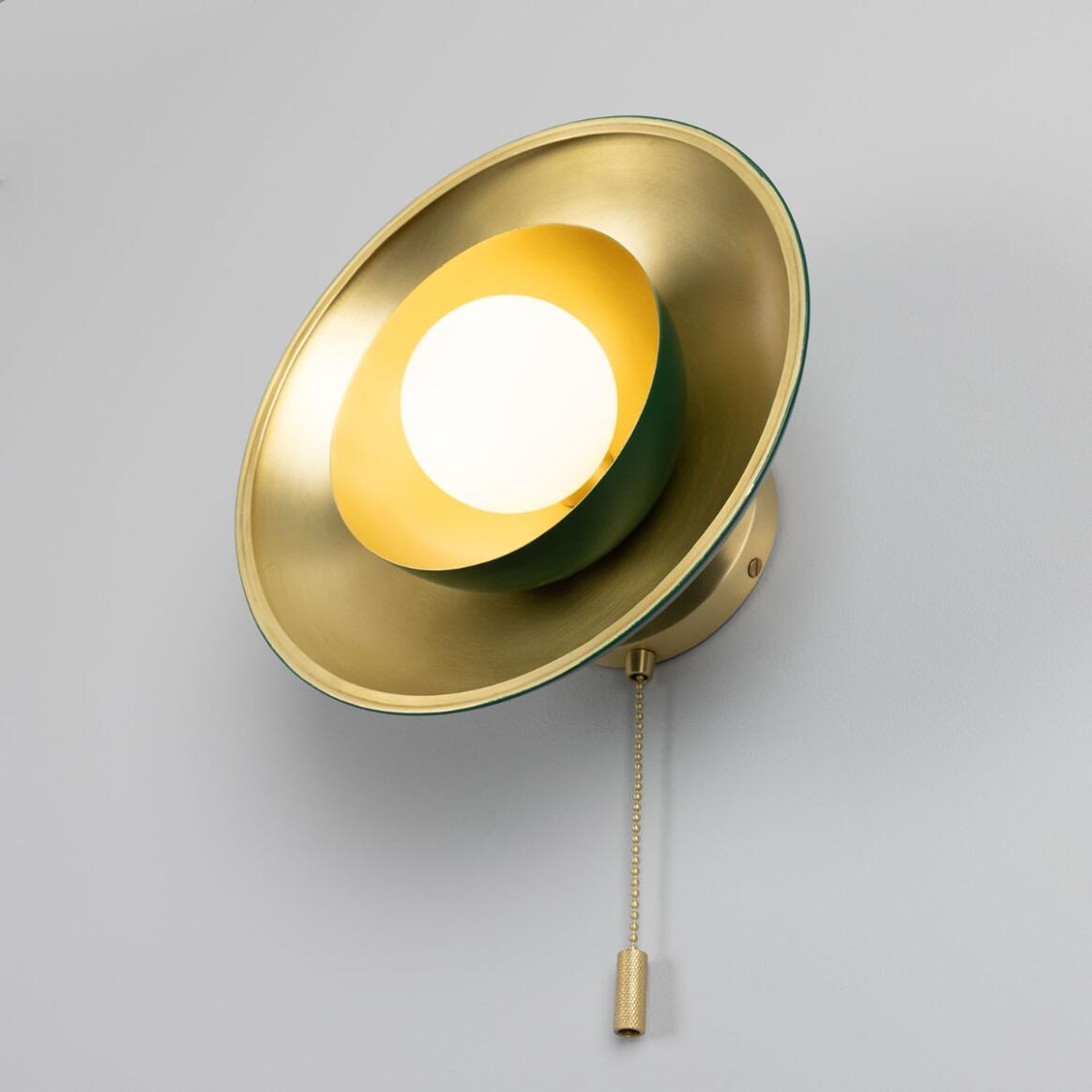 Mullan - Marrakesh Art Deco Wall Light with Pull Chain 25cm IP20 - Satin Brass And Powder Coated Racing Green Finish