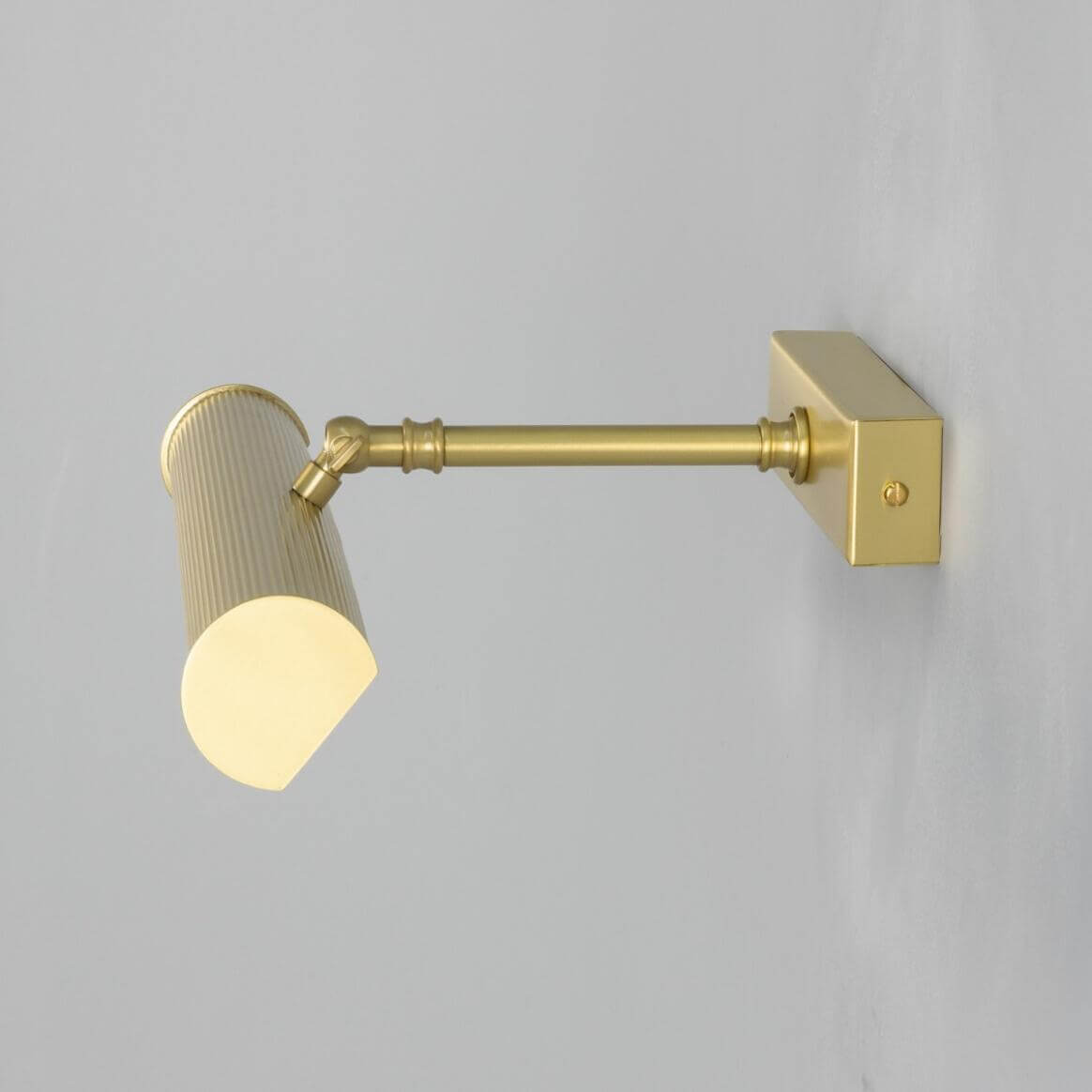 Mullan - Cambridge Adjustable Reeded Brass Picture Light 35.5cm IP20 - Satin Brass Finish