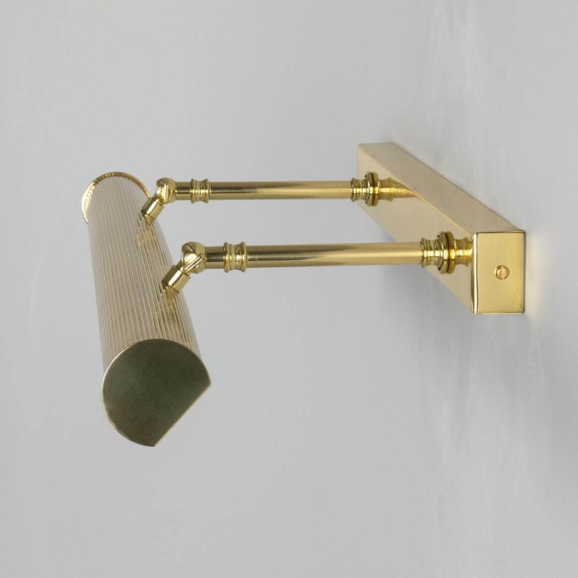 Mullan - Cambridge Adjustable Reeded Brass Picture Light 60.5cm IP20 - Polished Brass Finish
