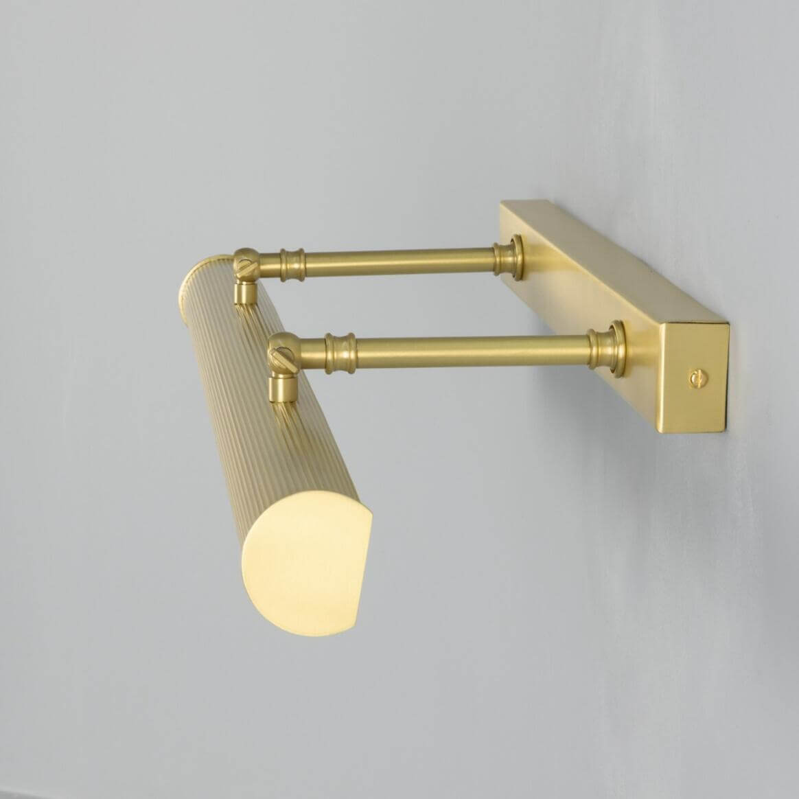 Mullan - Cambridge Adjustable Reeded Brass Picture Light 60.5cm IP20 - Satin Brass Finish