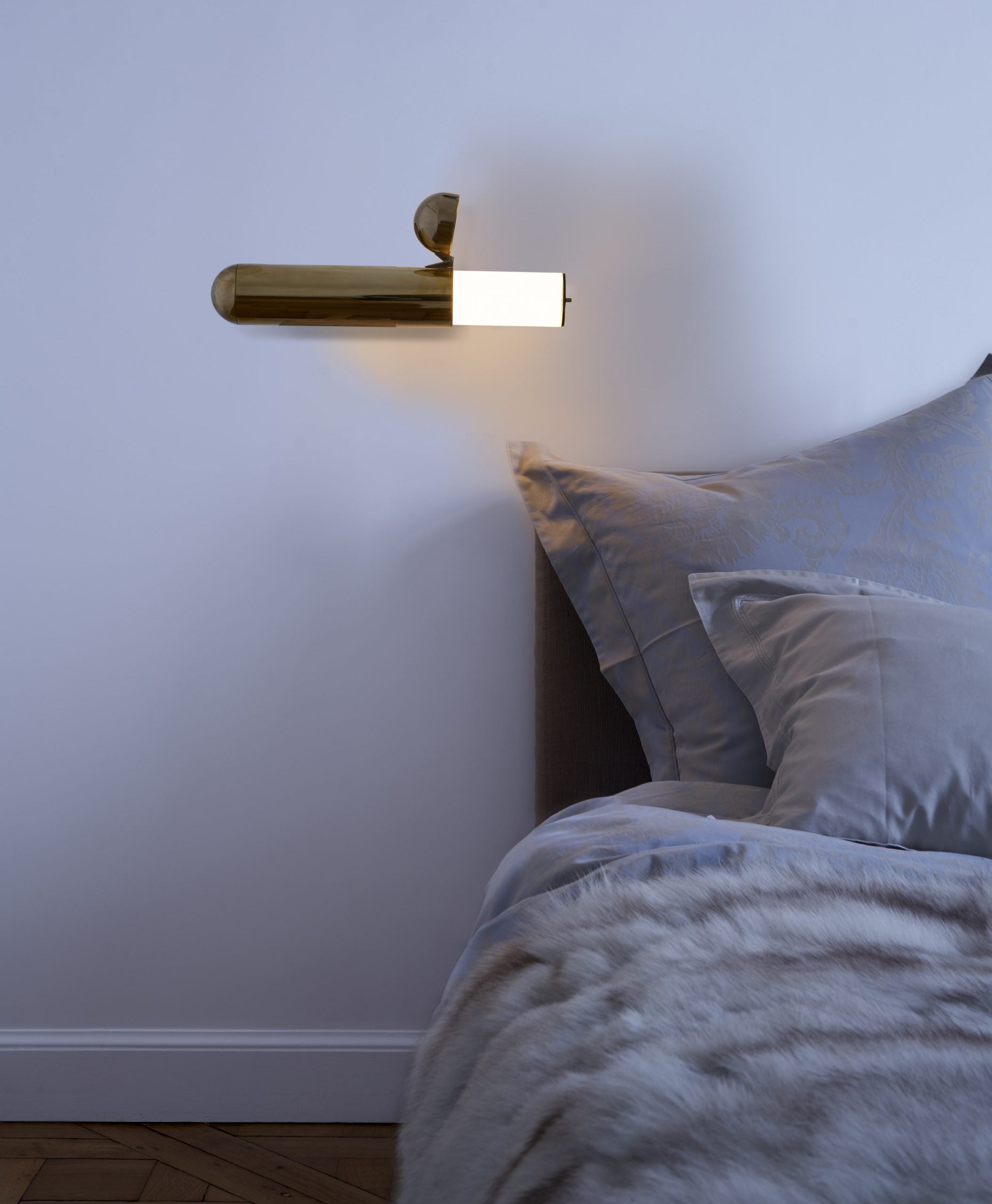 AMB_2_ISP_APPLIQUE_LEFT-min