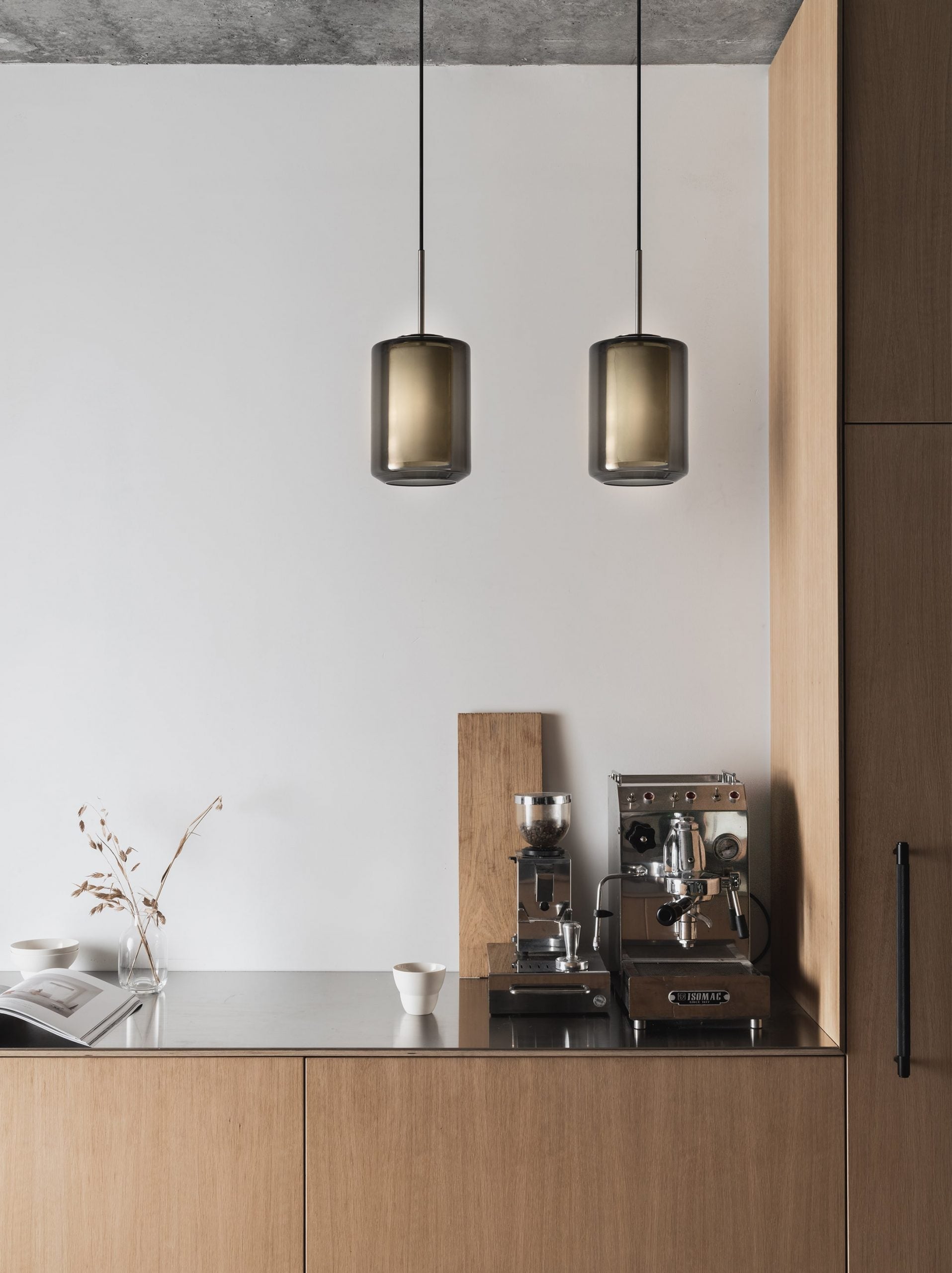 Archive 4245_280-4245-2233_Glass colour - grey + matt white_HadelandGlassverk-min