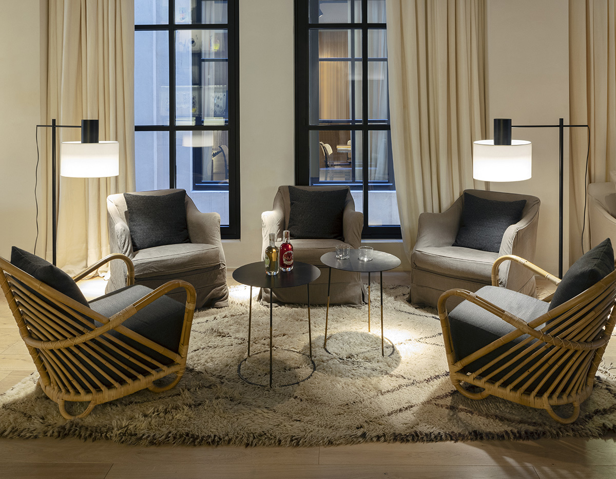 Estiluz - Cyls Floor lamps - 3908P - 26 Black - 27 White