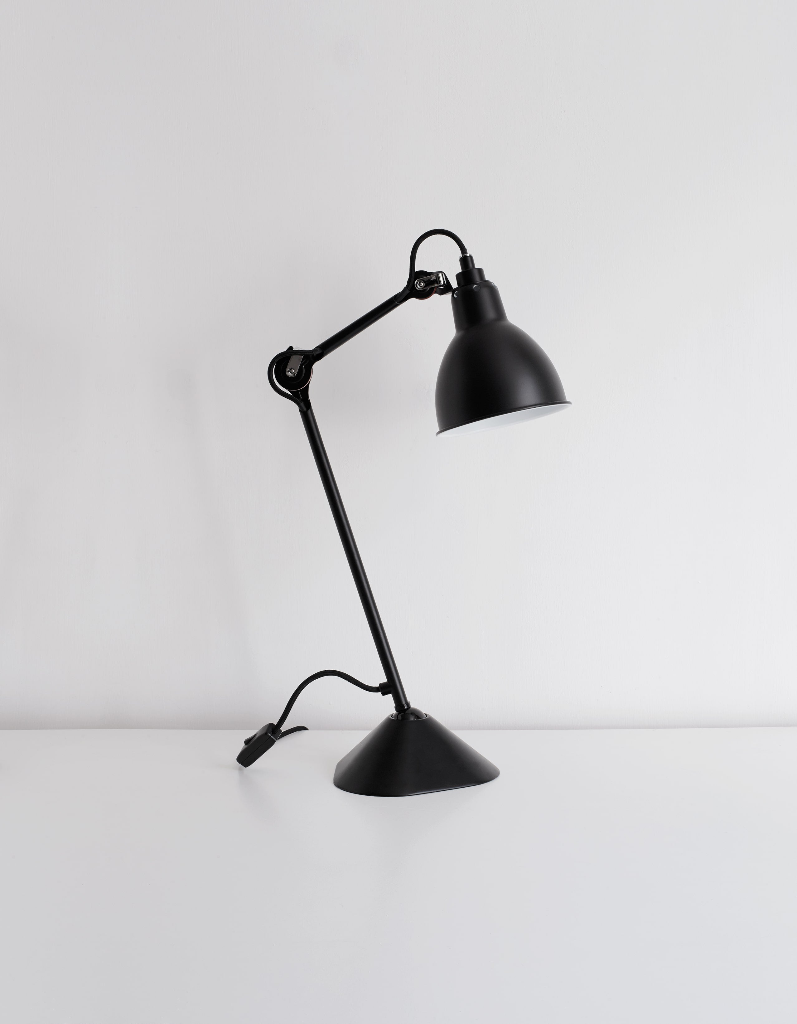 DCW Editions Lampe Gras N°205 table light