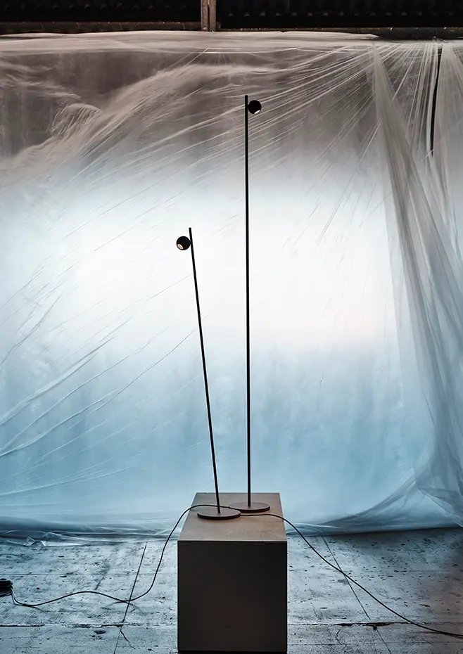 Estiluz - Compass Floor lamps - 4078 - 26 Black