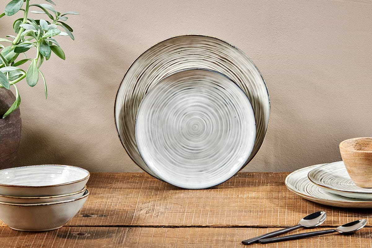 Nkuku - Dhanuk Ceramic Dinner Plate - Cream