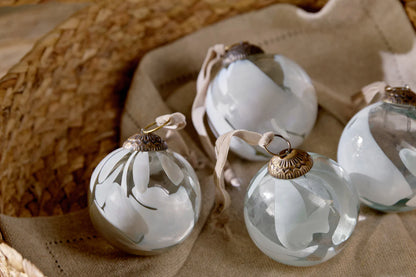 Nkuku Lohara Baubles - White (Set of 4)