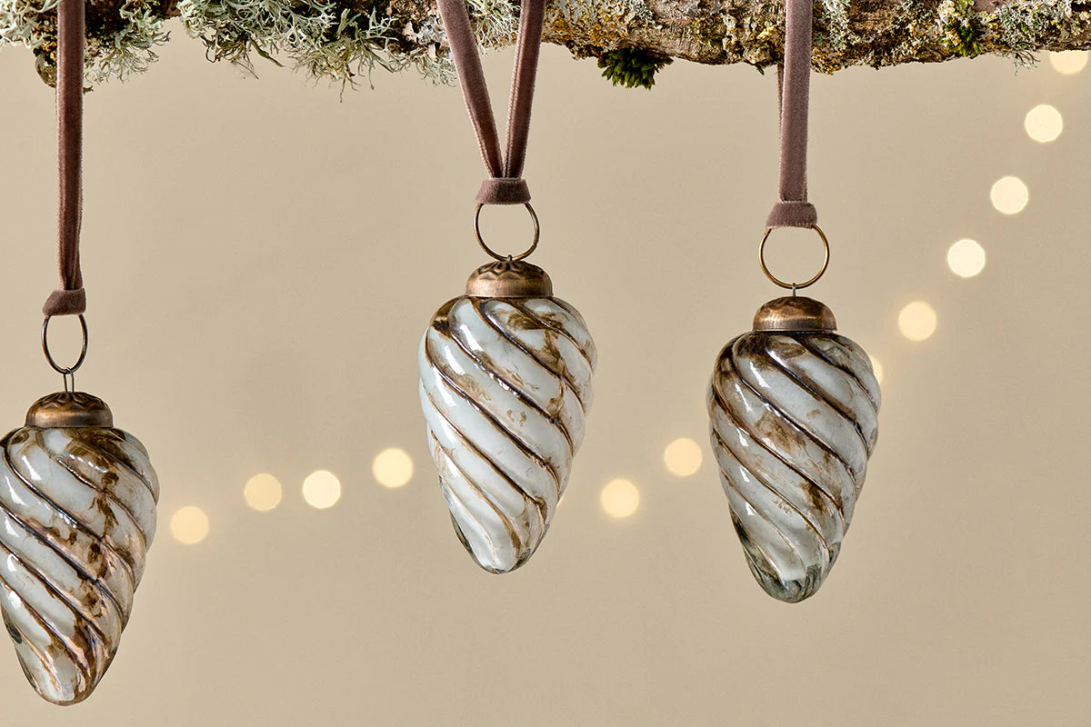 Nkuku Maran Baubles - Gold & Cream - (Set of 4)