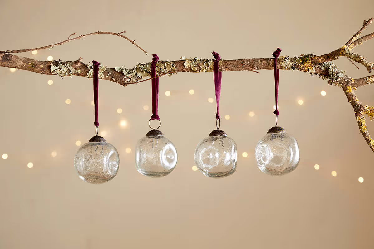 Nkuku - Nishan Pinched Baubles - Clear (Set of 4)