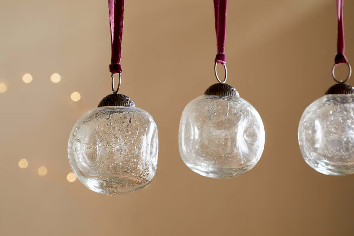 Nkuku - Nishan Pinched Baubles - Clear (Set of 4)