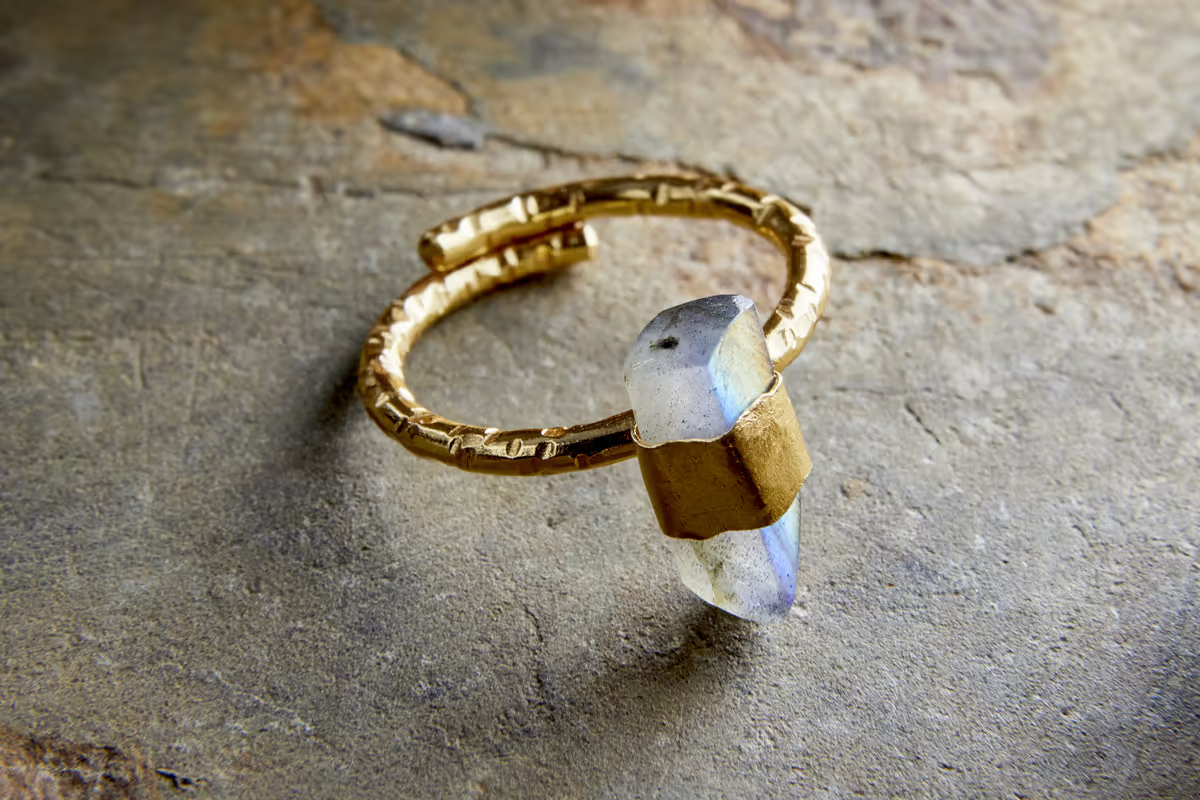 Nkuku - Darti Labradorite Ring - Gold