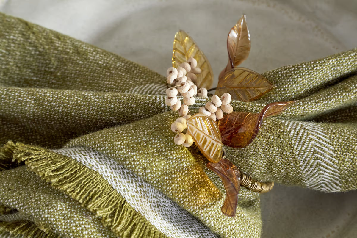 Nkuku - Parili Glass Leaf Napkin Rings - Natural & Rust - (Set of 4) - Without Napkins
