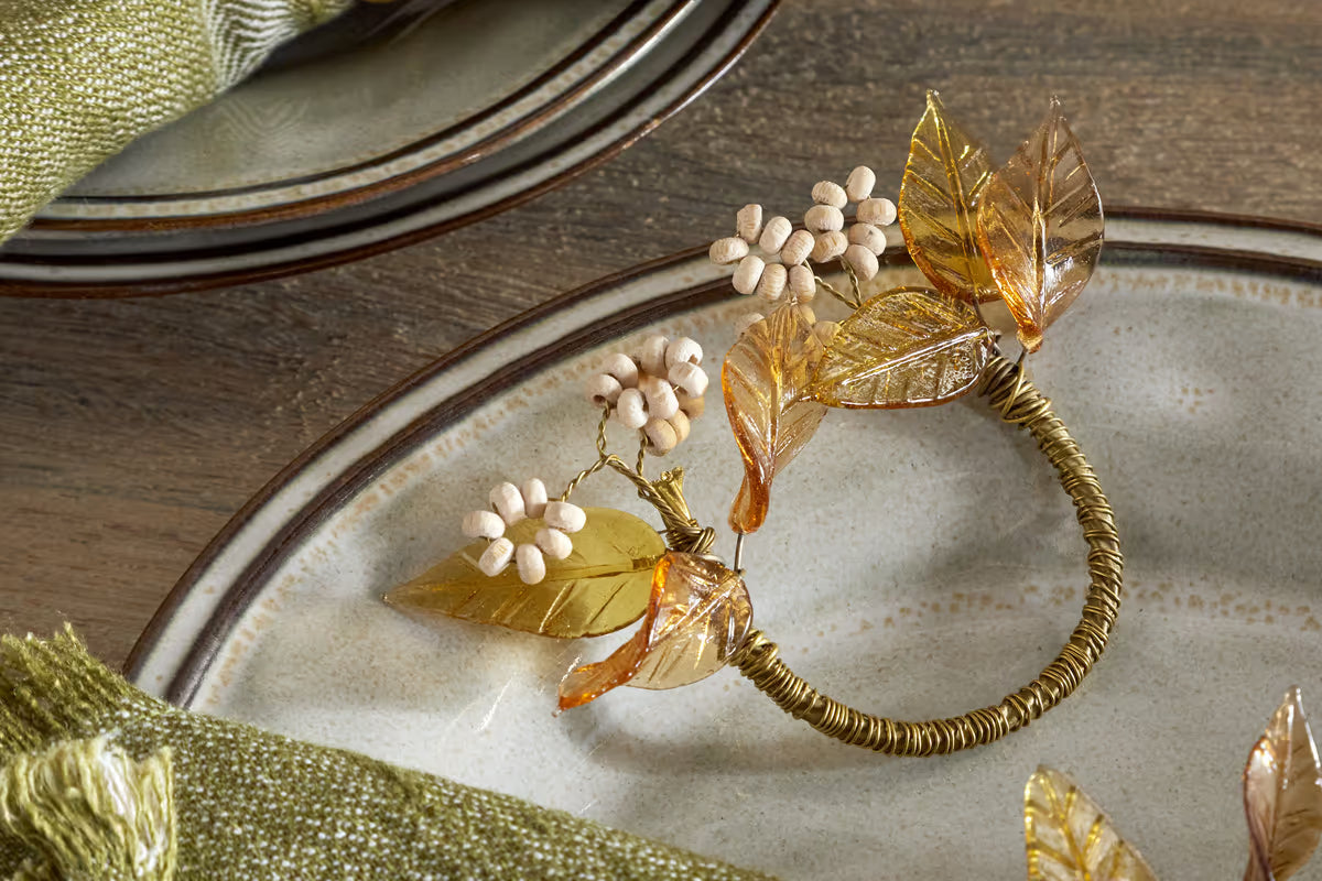 Nkuku - Parili Glass Leaf Napkin Rings - Natural & Rust - (Set of 4) - Without Napkins