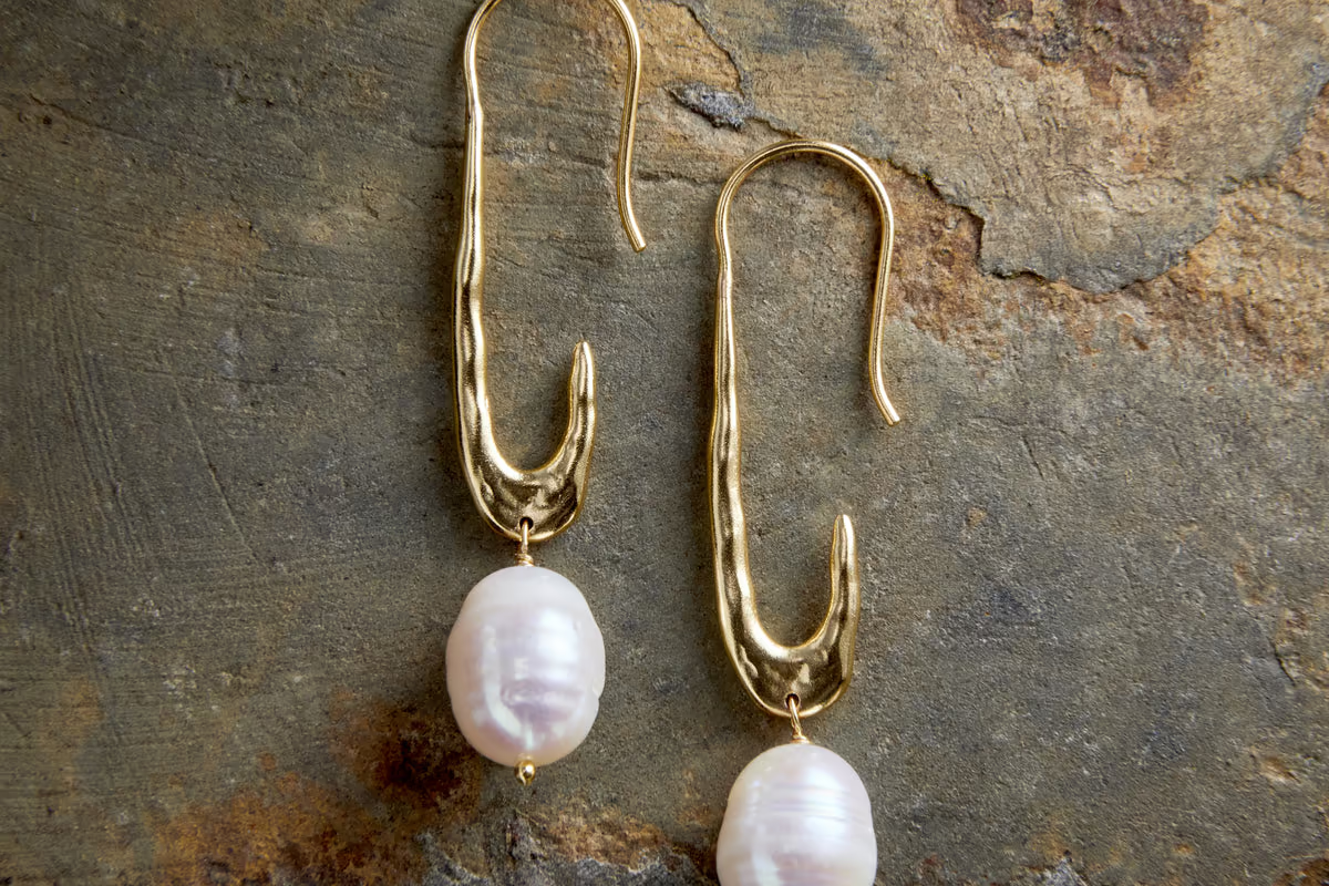 Nkuku - Omi White Pearl Earrings - Gold