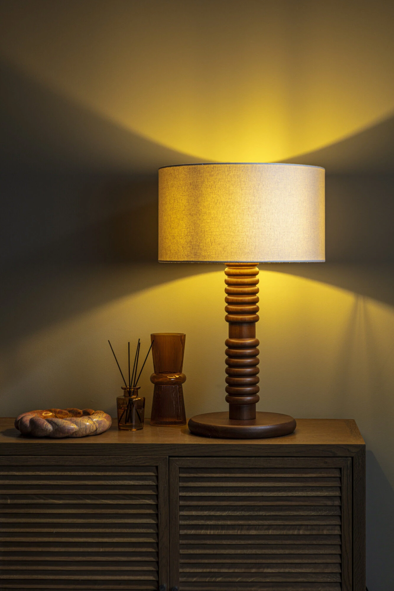 Pure White Lines - Darwin Table Lamp