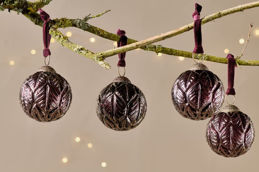 Nkuku - Patta Baubles - Burgundy - (Set of 4)