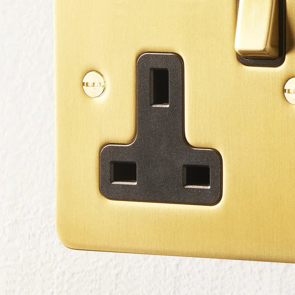 Pooky - Lucian Single Socket With USB Type C With Black Inserts - Top Brass