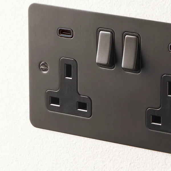 Pooky - Lucian Double Socket with USB Type C and Black Inserts - Bronze