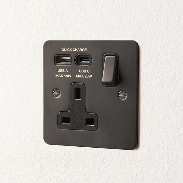 Pooky - Lucian Single Socket With USB Type A & C and Black Inserts - Bronze