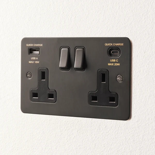 Pooky - Lucian Double Socket With USB Type A & C With Black Inserts - Bronze