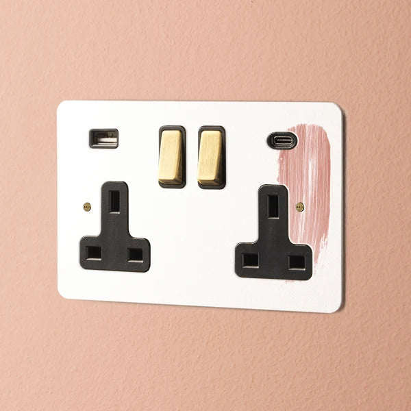 Pooky - Lucian Double Socket With USB Type A & C and Black Inserts - Paintable Finish