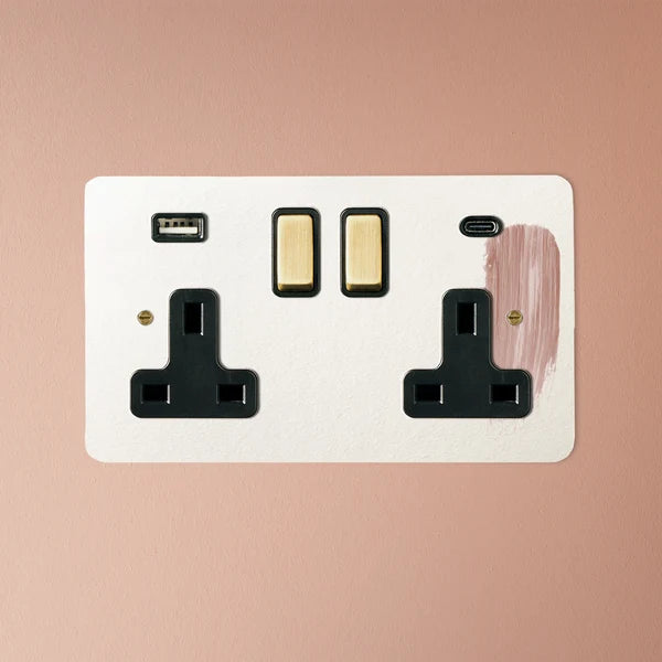 Pooky - Lucian Double Socket With USB Type A & C and Black Inserts - Paintable Finish