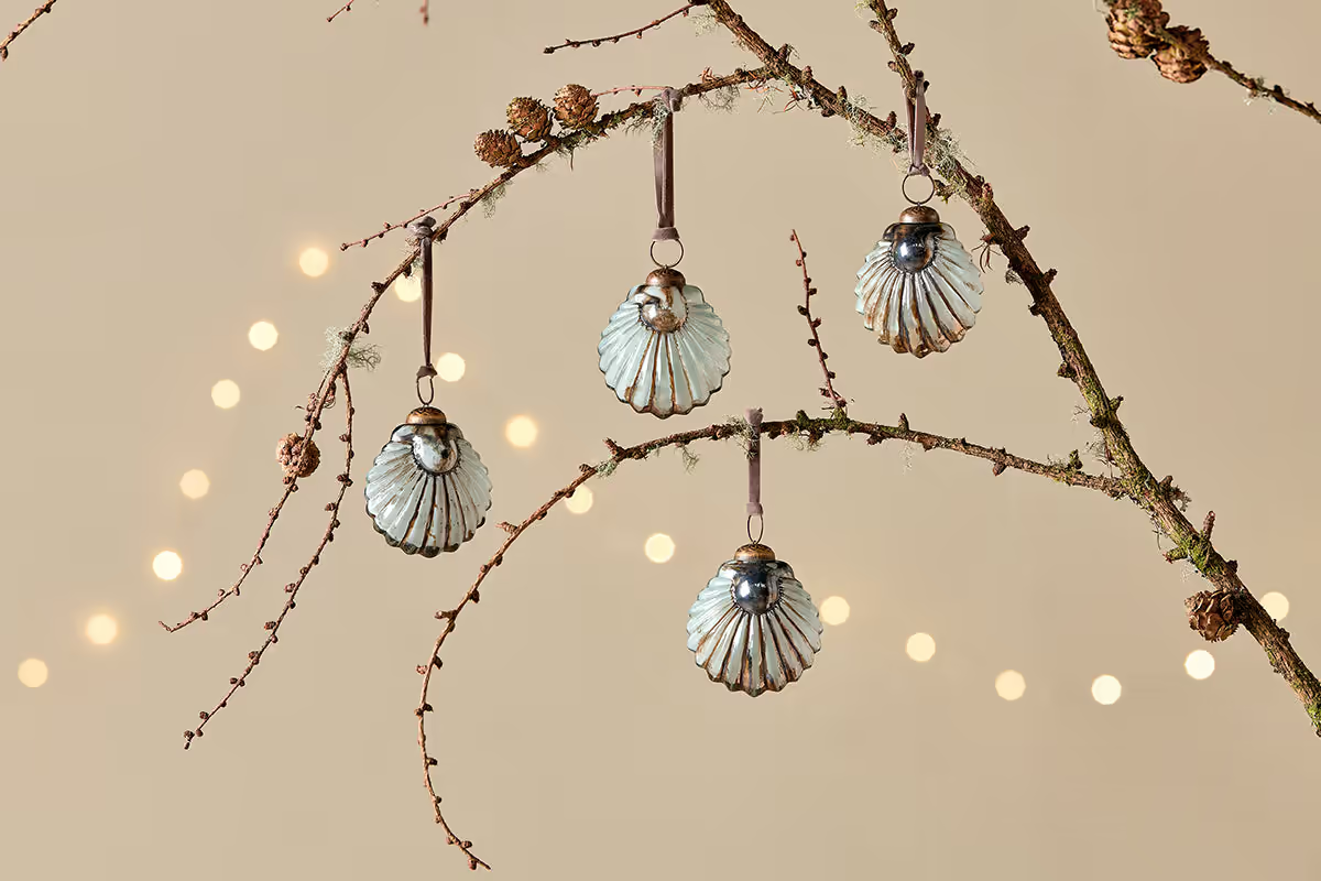 Nkuku - Sohni Shell Baubles - Gold & Cream - (Set of 4)