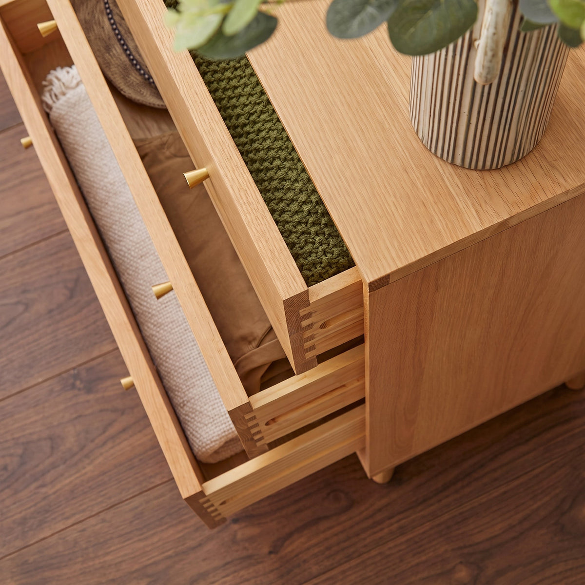 Fishe & Lilly Wright Oak Chest of 3 Drawers