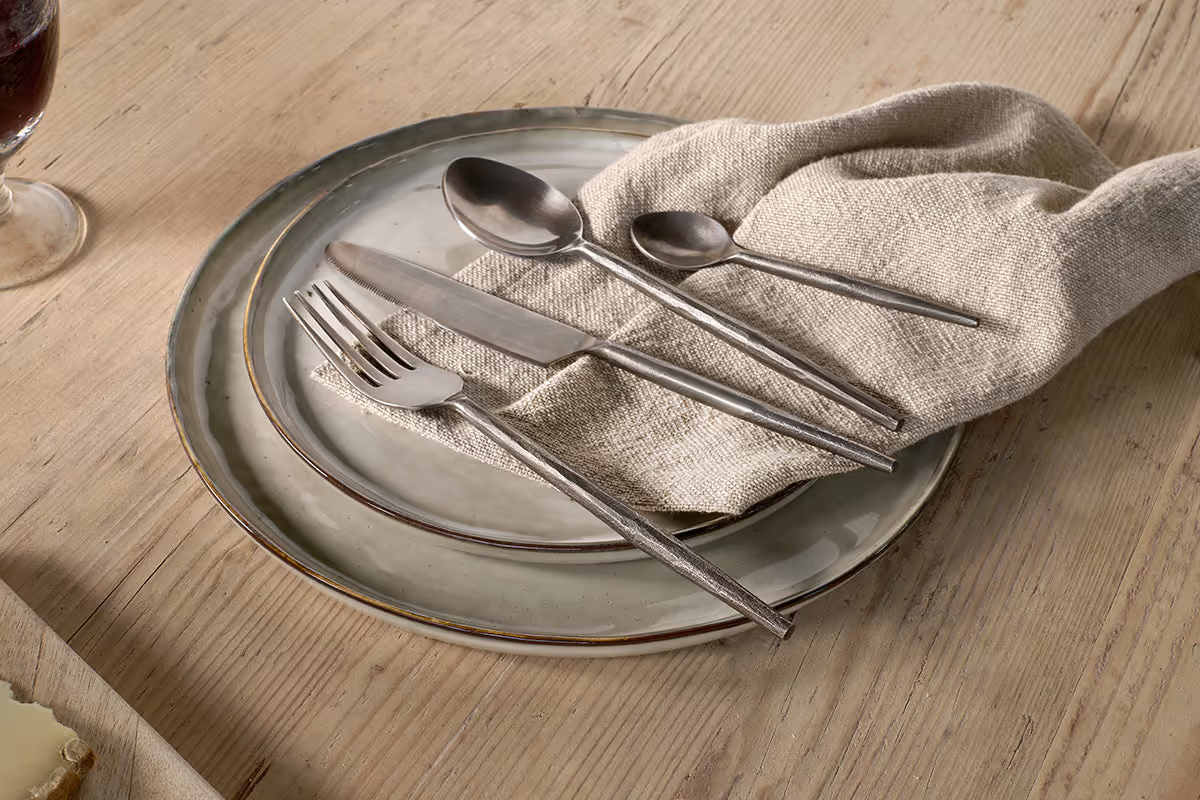 Nkuku - Yani Cutlery Set - Matt Black (Set of 16)