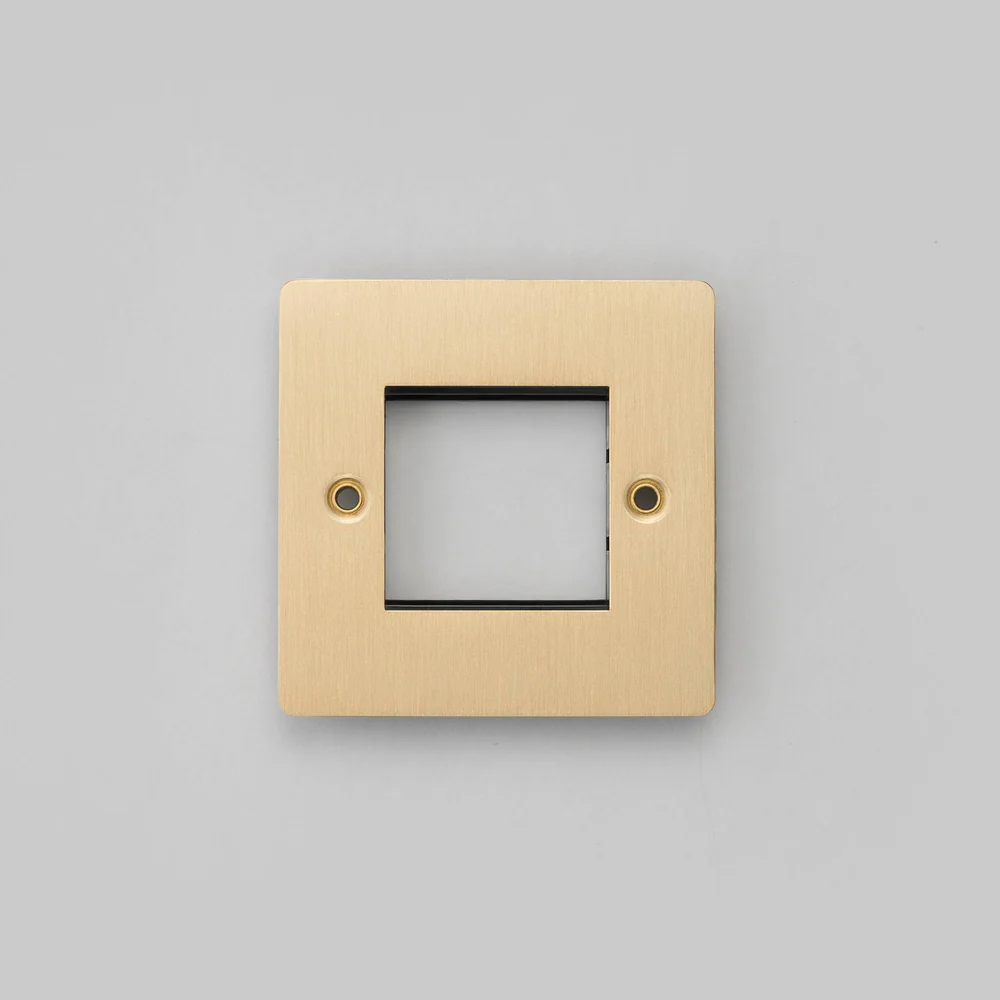 Buster & Punch - 1G Wall Plate For 1 Module 45mm - Brass Finish