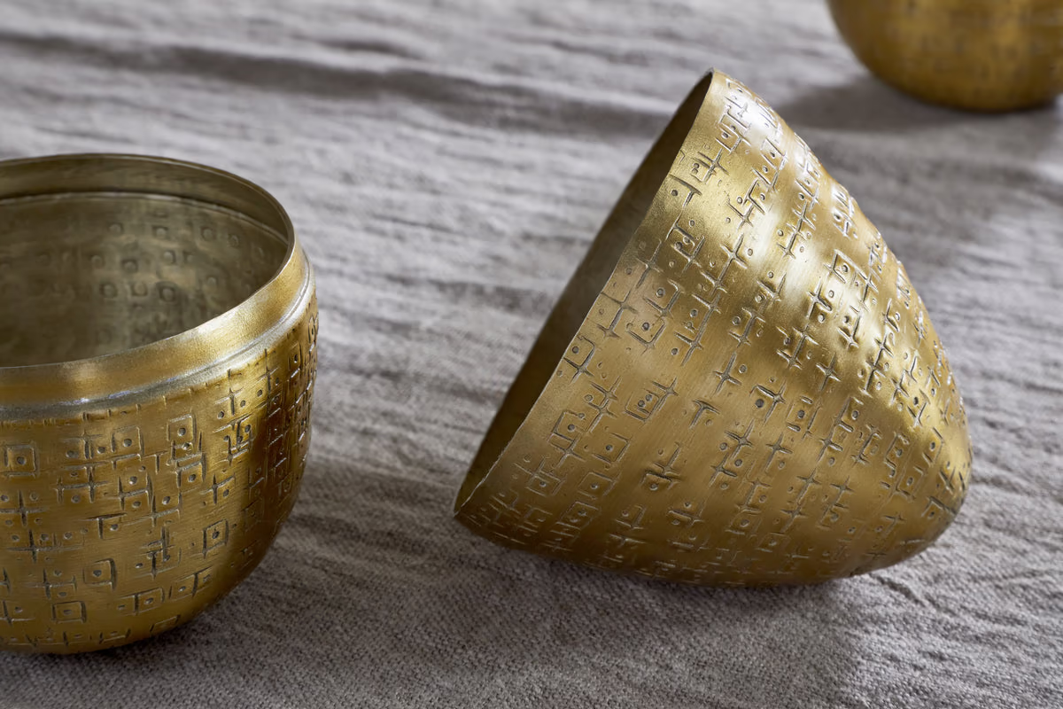 Nkuku - Mutti Hammered Opening Egg - Antique Brass