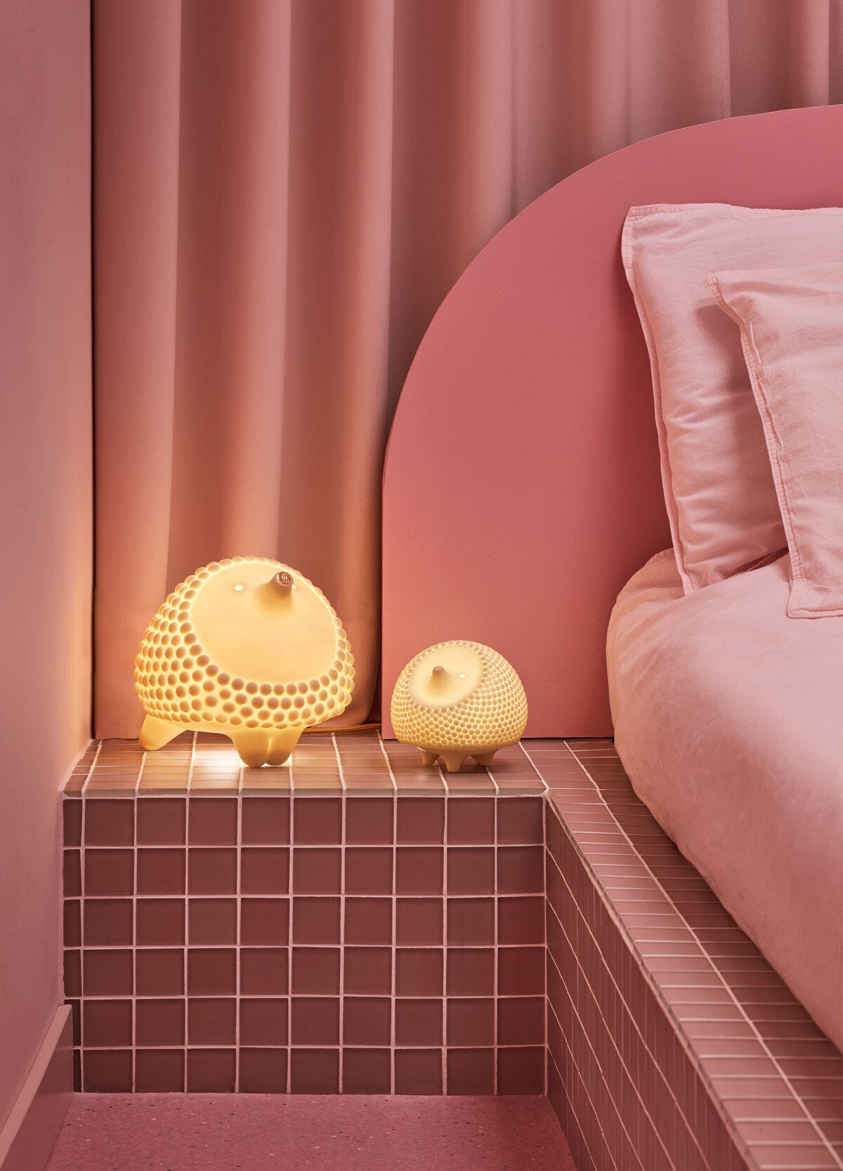 Lladró - Hedgehog Table Lamp