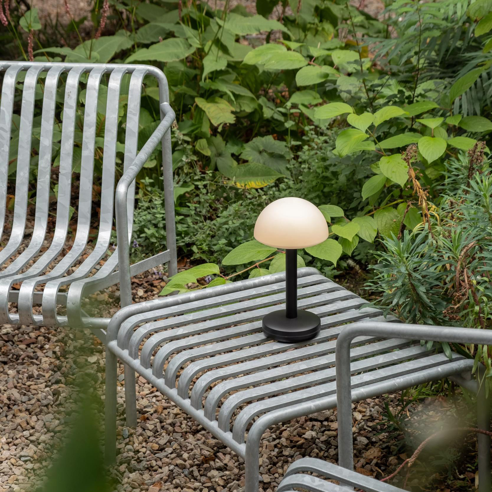 Humble Lights - Bug Table Light Black Frosted