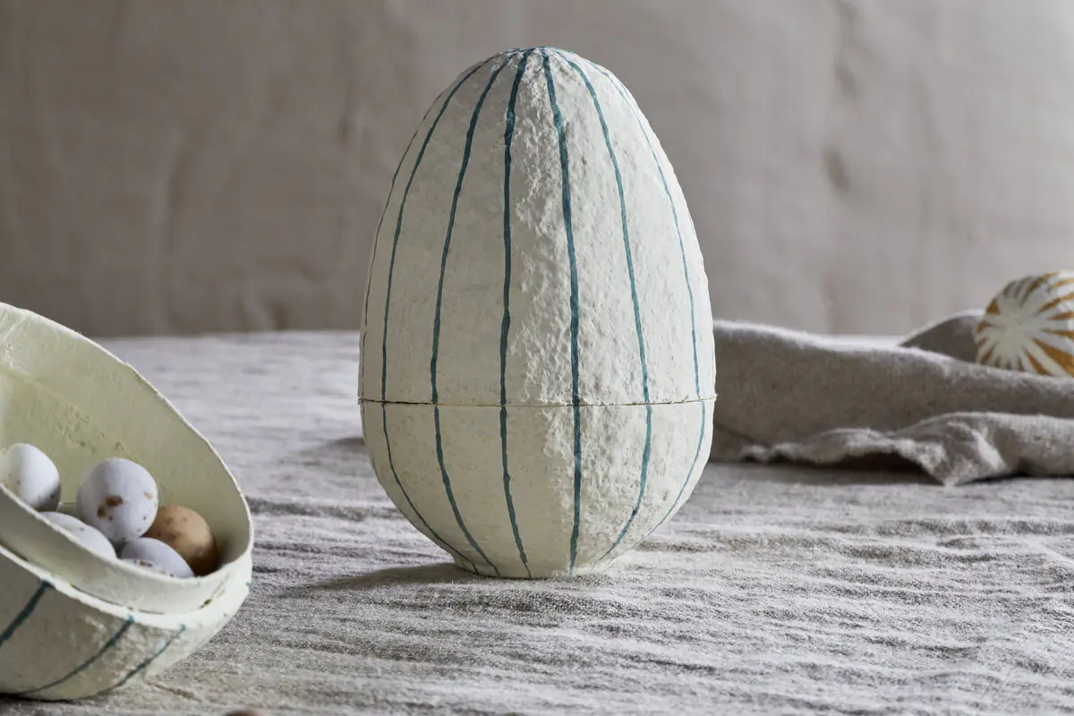Nkuku - Surya Recycled Cotton Paper Standing Opening Egg - Teal & Cream