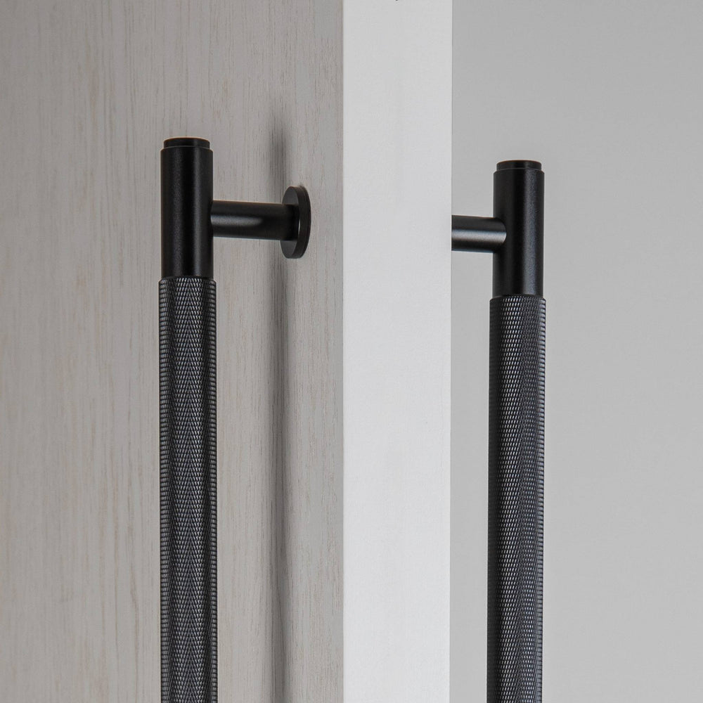 Buster & Punch - Pull Bar Cross - Double-Sided - Black